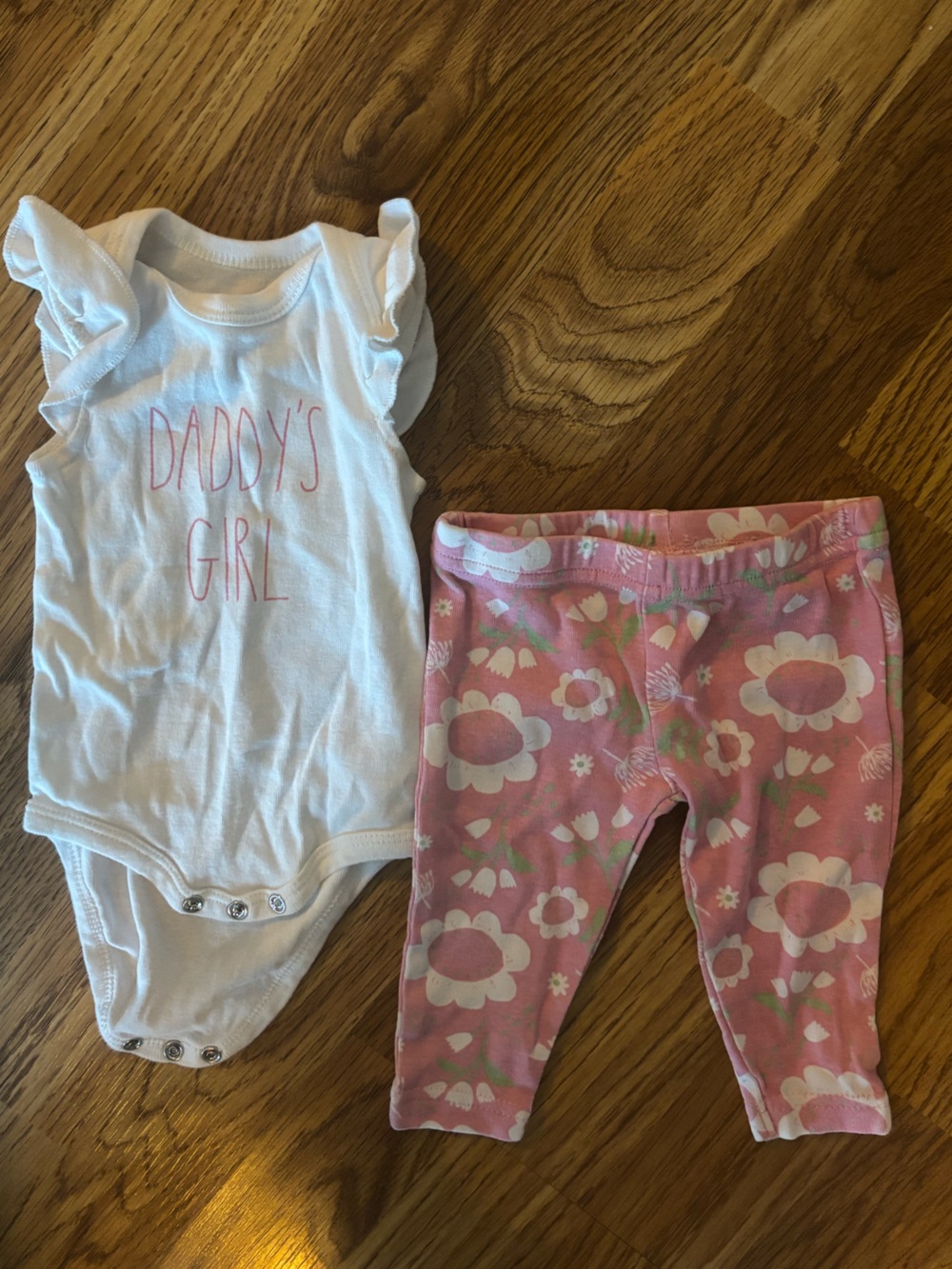 Rae Dunn White 'Daddy's Girl' Bodysuit with Pink Floral Leggings